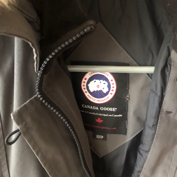 Canada Goose Parka - Picture 3 of 9